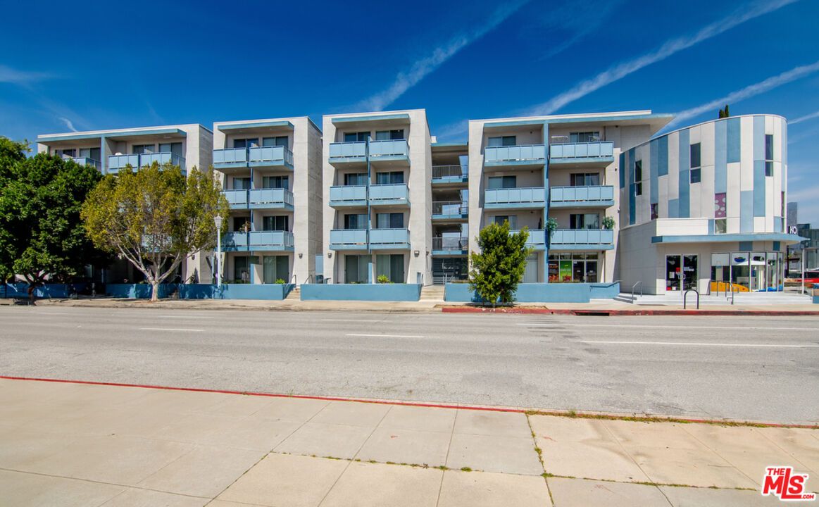 Exterior, Facade, Condo Building