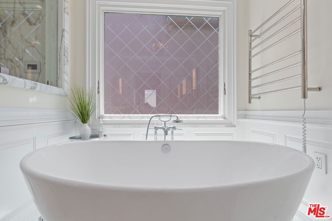 Bathroom, Free Standing Baths, Interior
