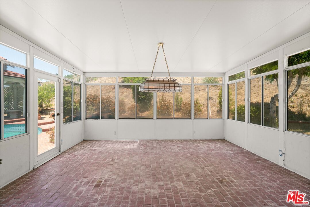 Interior, Pendant Lights, Sun Room