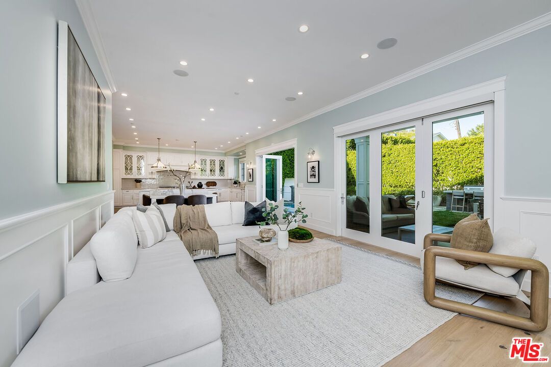 Interior, Kitchen, Living room, Pendant Lights, Recessed Lighting, Wood Texture Flooring