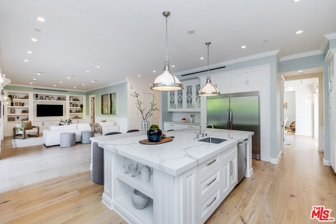 Interior, Kitchen, Living room, Pendant Lights, Recessed Lighting, Stainless Steel Appliances, Wood Texture Flooring