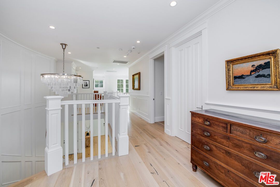 Chandelier, Interior, Recessed Lighting, Wood Texture Flooring