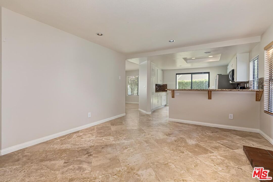 Empty room, Interior, Kitchen, Recessed Lighting