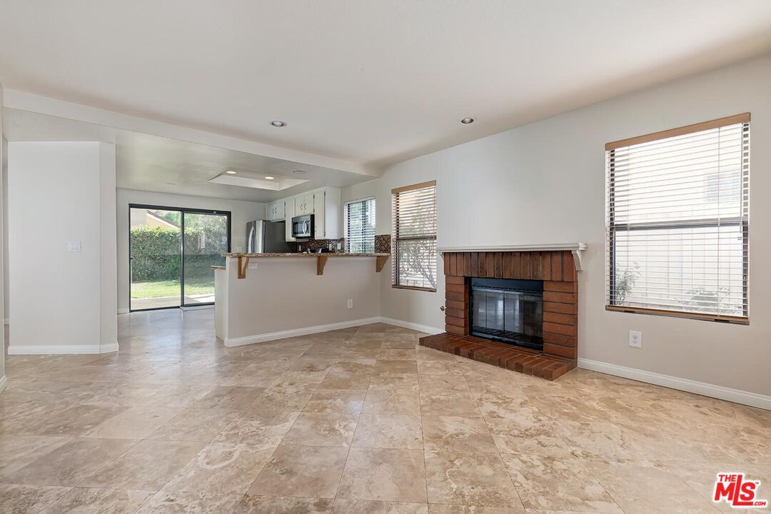 Empty room, Fireplace, Interior, Recessed Lighting