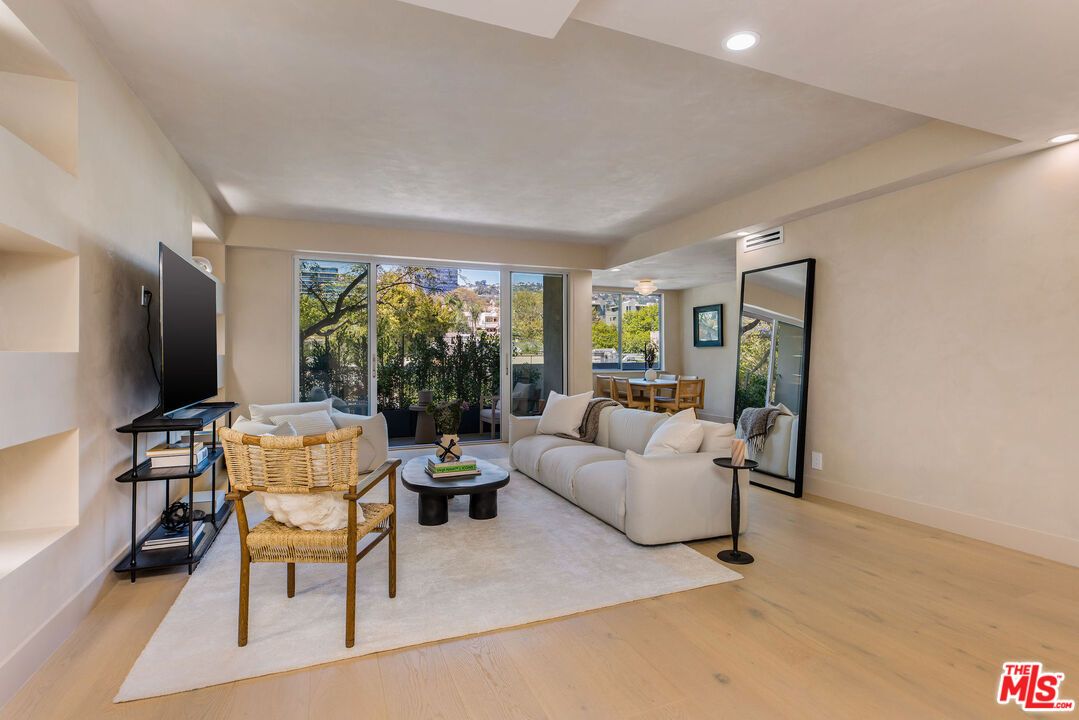 Dining room, Interior, Living room, Recessed Lighting, Wood Texture Flooring
