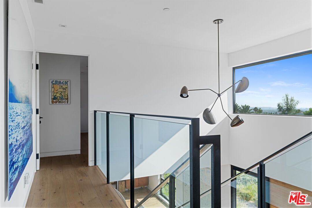 Interior, Pendant Lights, Wood Texture Flooring