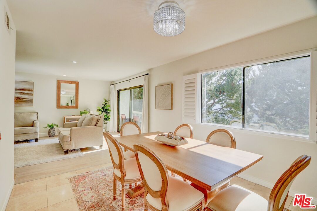 Dining room, Interior, Living room, Recessed Lighting, Wood Texture Flooring