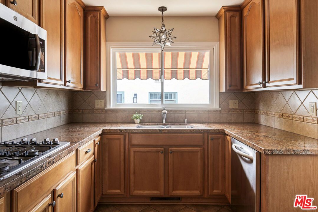 Interior, Kitchen, Pendant Lights