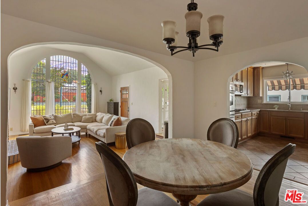 Chandelier, Dining room, Interior, Kitchen, Living room, Wood Texture Flooring