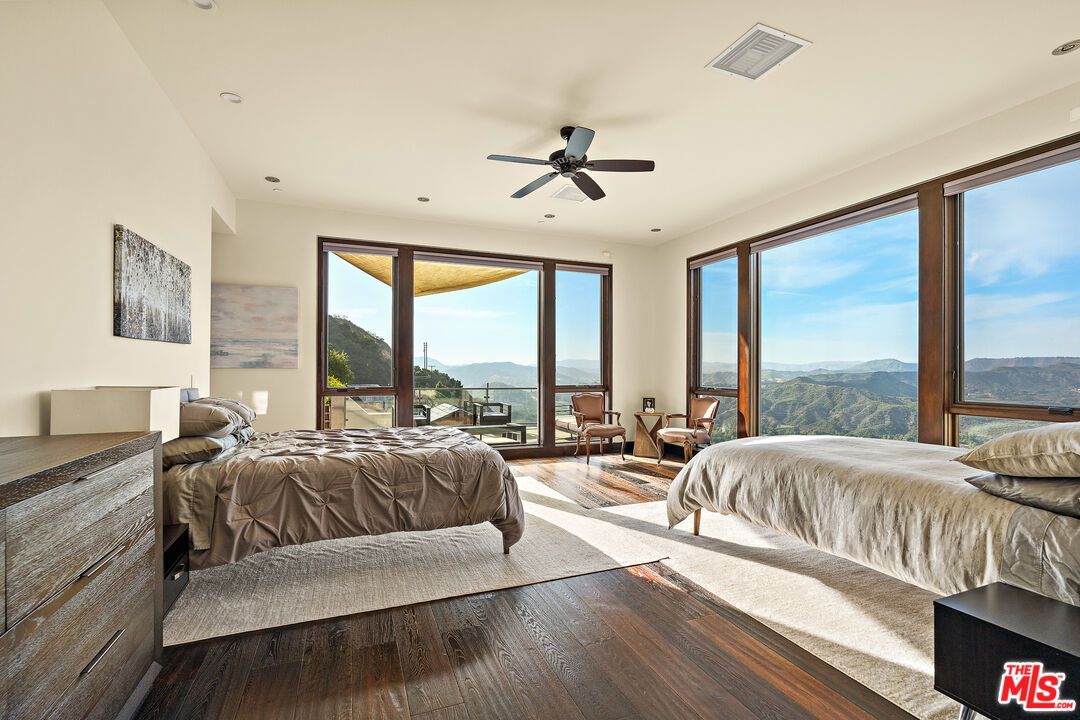 Bedroom, Interior, Recessed Lighting, Water, Wood Texture Flooring