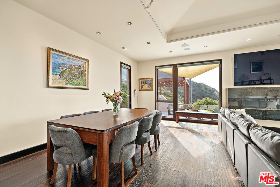 Dining room, Interior, Living room, Recessed Lighting, Wood Texture Flooring