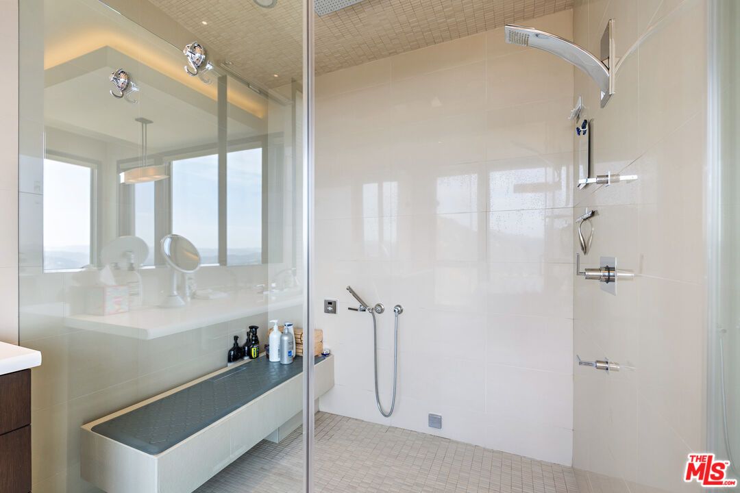 Bathroom, Interior, Pendant Lights, Recessed Lighting