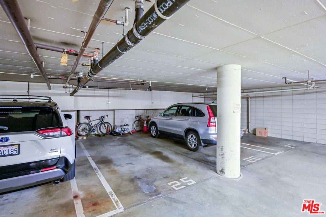 Garage, Interior