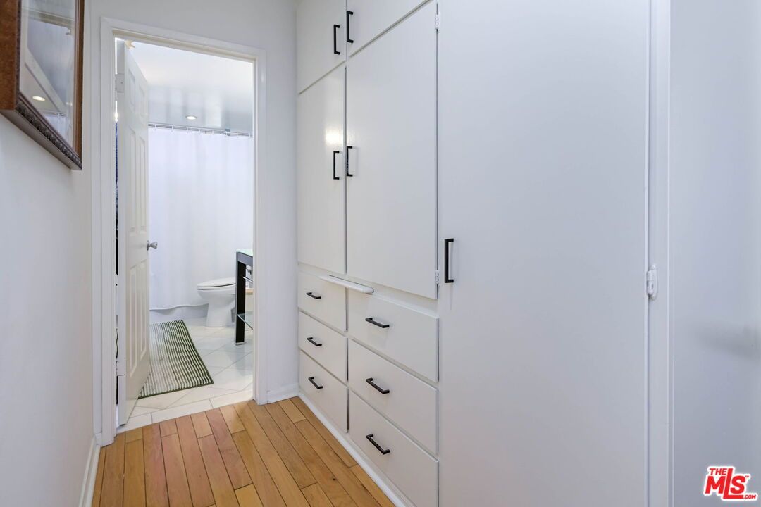 Bathroom, Interior, Recessed Lighting, Wood Texture Flooring