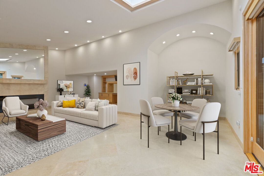 Dining room, Interior, Living room, Recessed Lighting