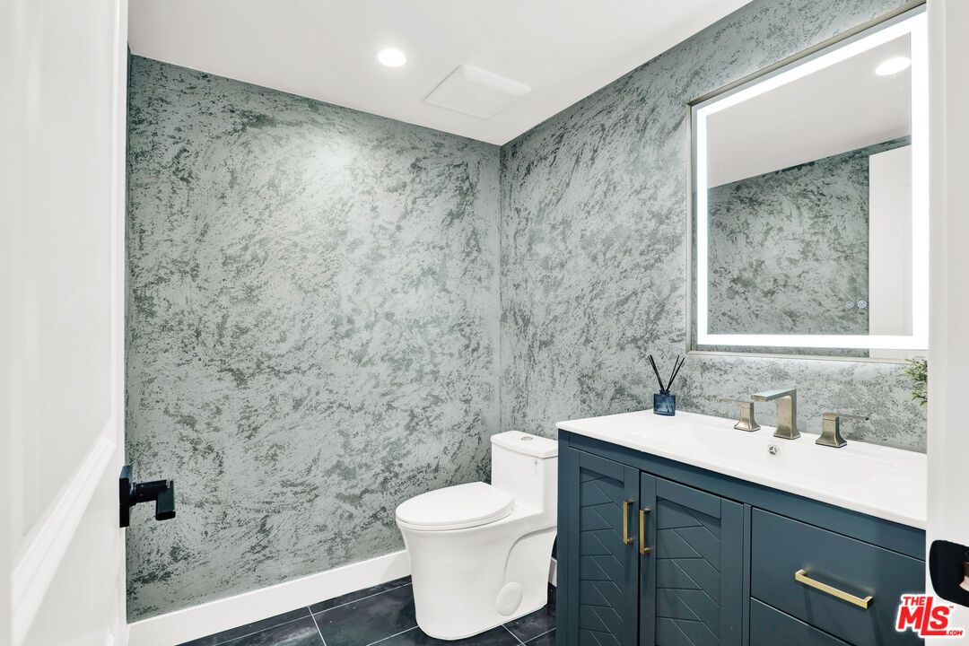 Bathroom, Interior, Marble Walls, Recessed Lighting