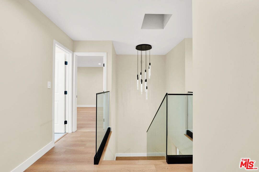 Interior, Pendant Lights, Recessed Lighting, Wood Texture Flooring