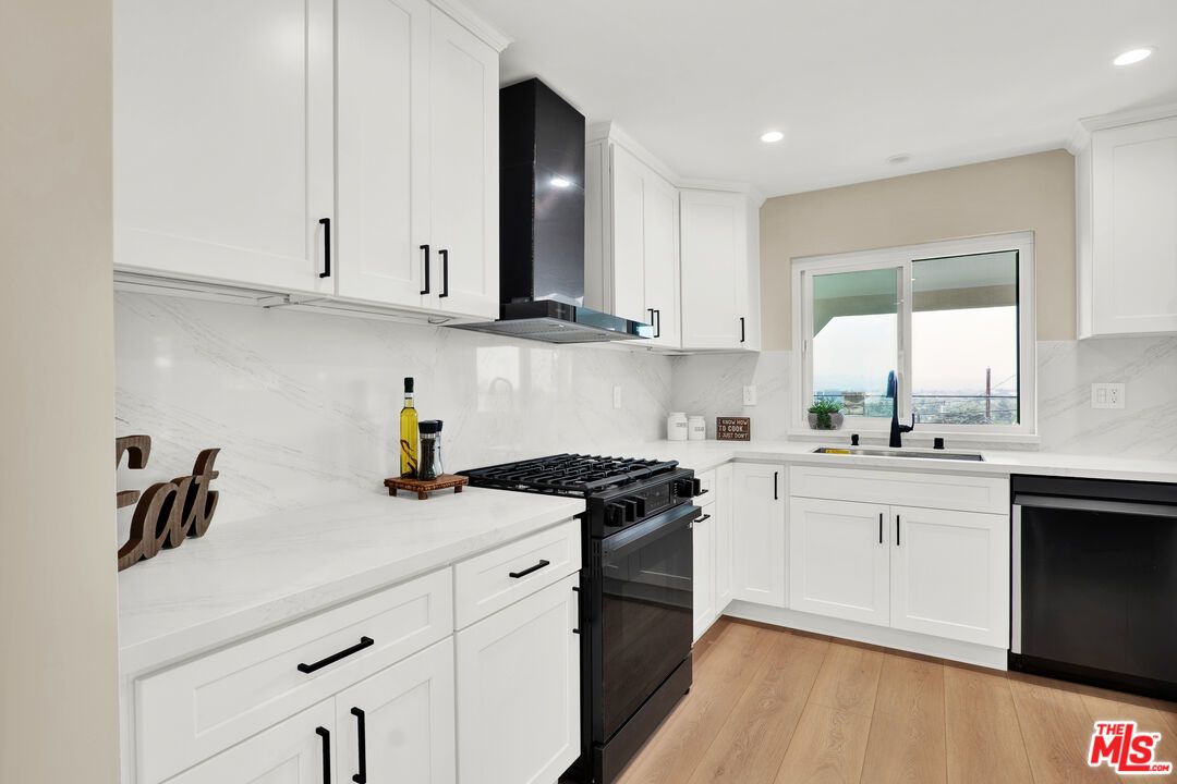 Interior, Kitchen, Marble Walls, Recessed Lighting, Wood Texture Flooring