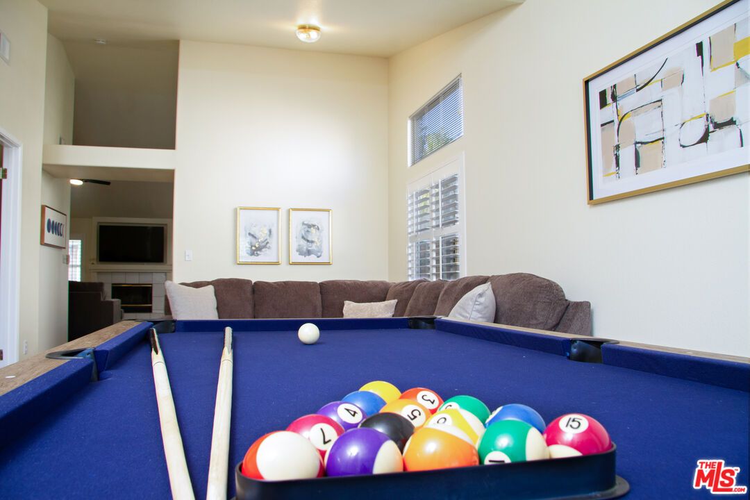 Billiard Table, Game Room, Interior