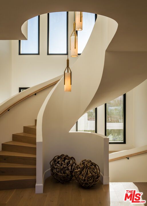 Interior, Pendant Lights, Wood Texture Flooring