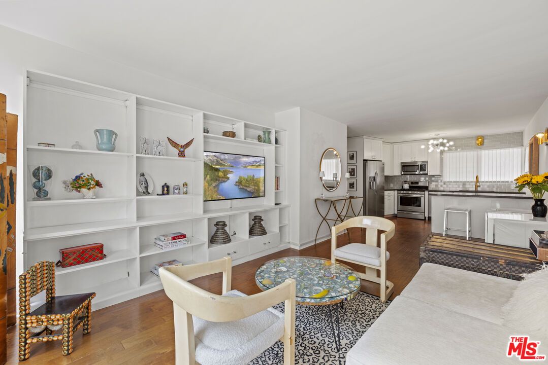 Interior, Kitchen, Living room, Stainless Steel Appliances, Wood Texture Flooring
