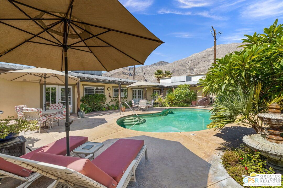 Exterior, Pool