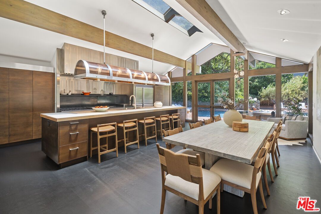Dining room, Interior, Kitchen, Pendant Lights, Recessed Lighting, Stainless Steel Appliances