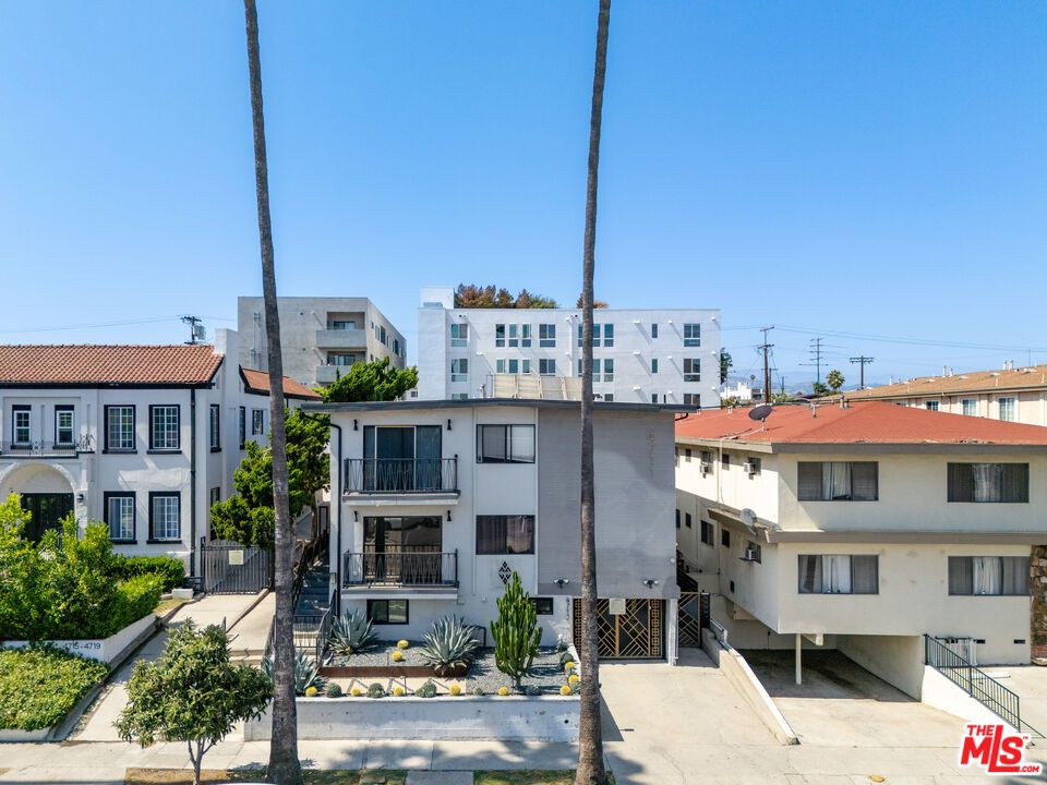 Exterior, Facade, Condo Building
