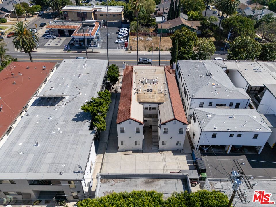 Exterior, Drone