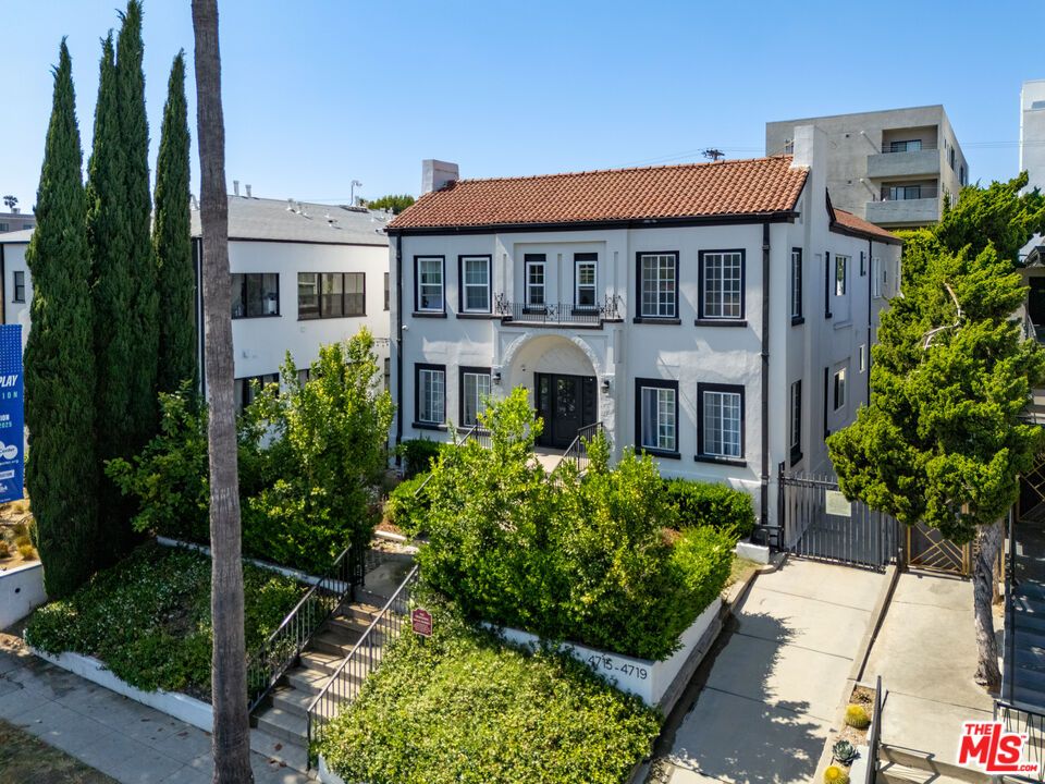 Exterior, Facade, Georgian