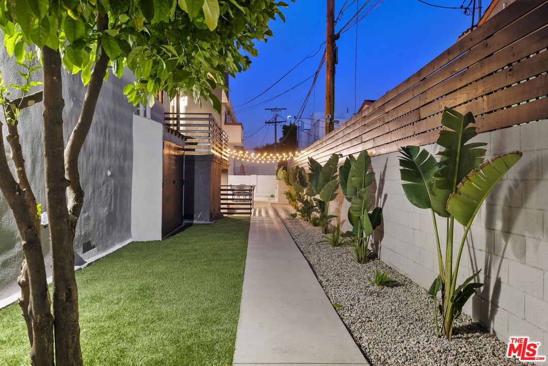 Backyard, Exterior