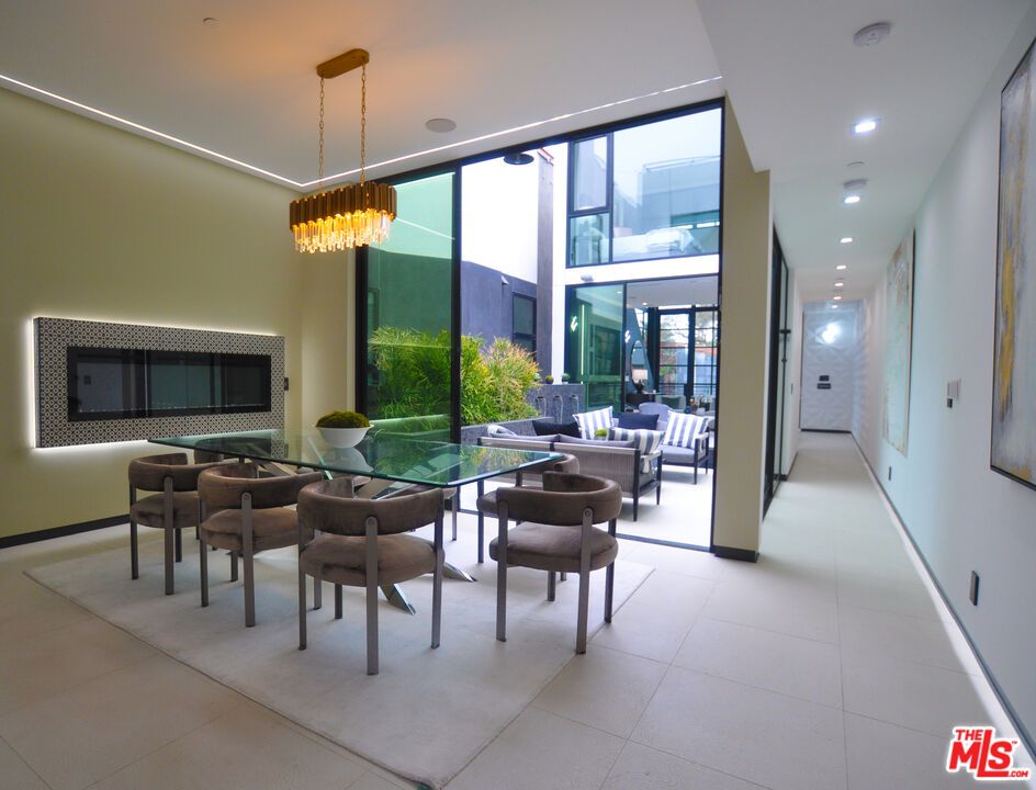 Chandelier, Dining room, Interior, Living room, Recessed Lighting