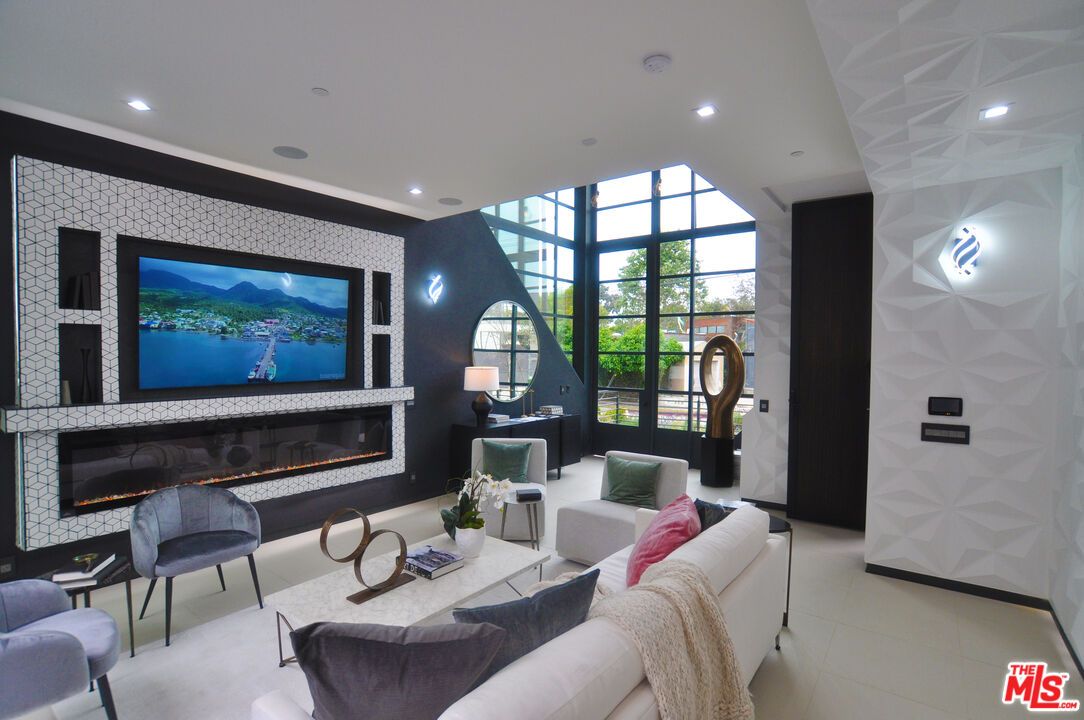 Fireplace, Interior, Living room, Recessed Lighting