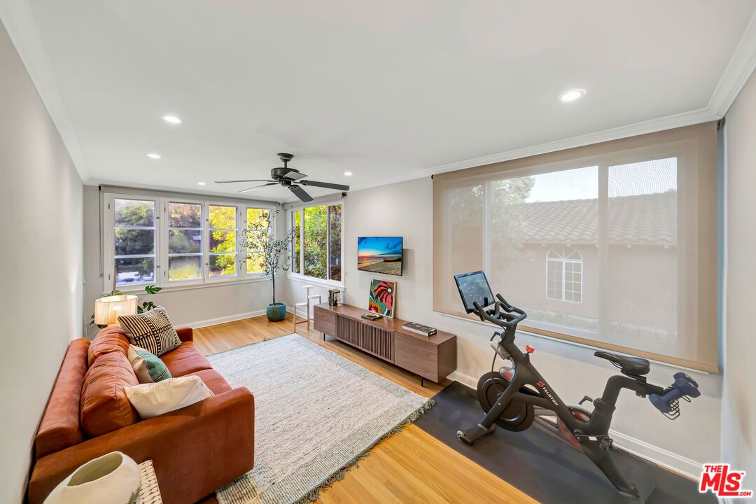 Fitness Equipment, Interior, Recessed Lighting, Wood Texture Flooring