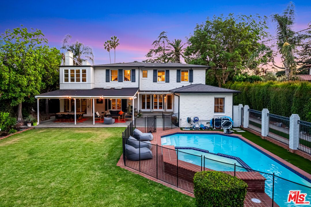 Backyard, Exterior, Pool
