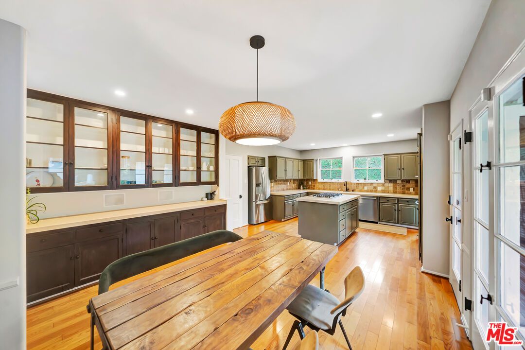 Dining room, Interior, Kitchen, Pendant Lights, Recessed Lighting, Wood Texture Flooring