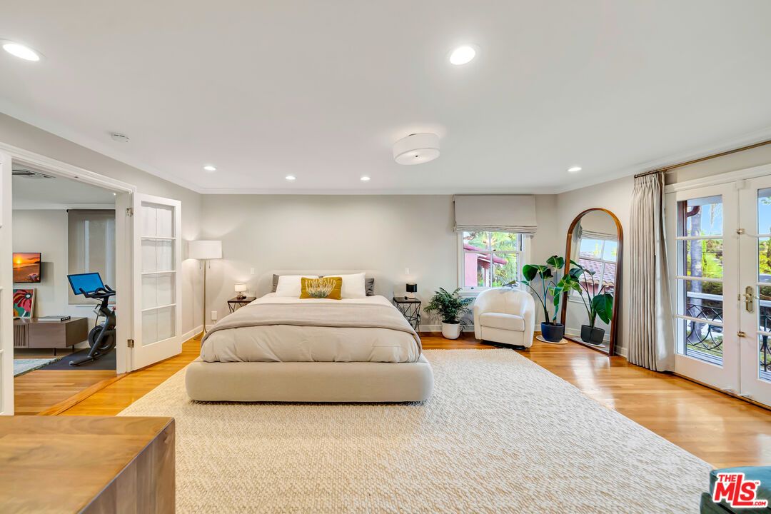 Bedroom, Fitness Equipment, Interior, Recessed Lighting, Wood Texture Flooring