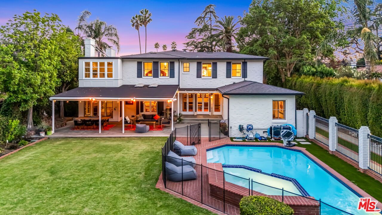 Backyard, Exterior, Pool