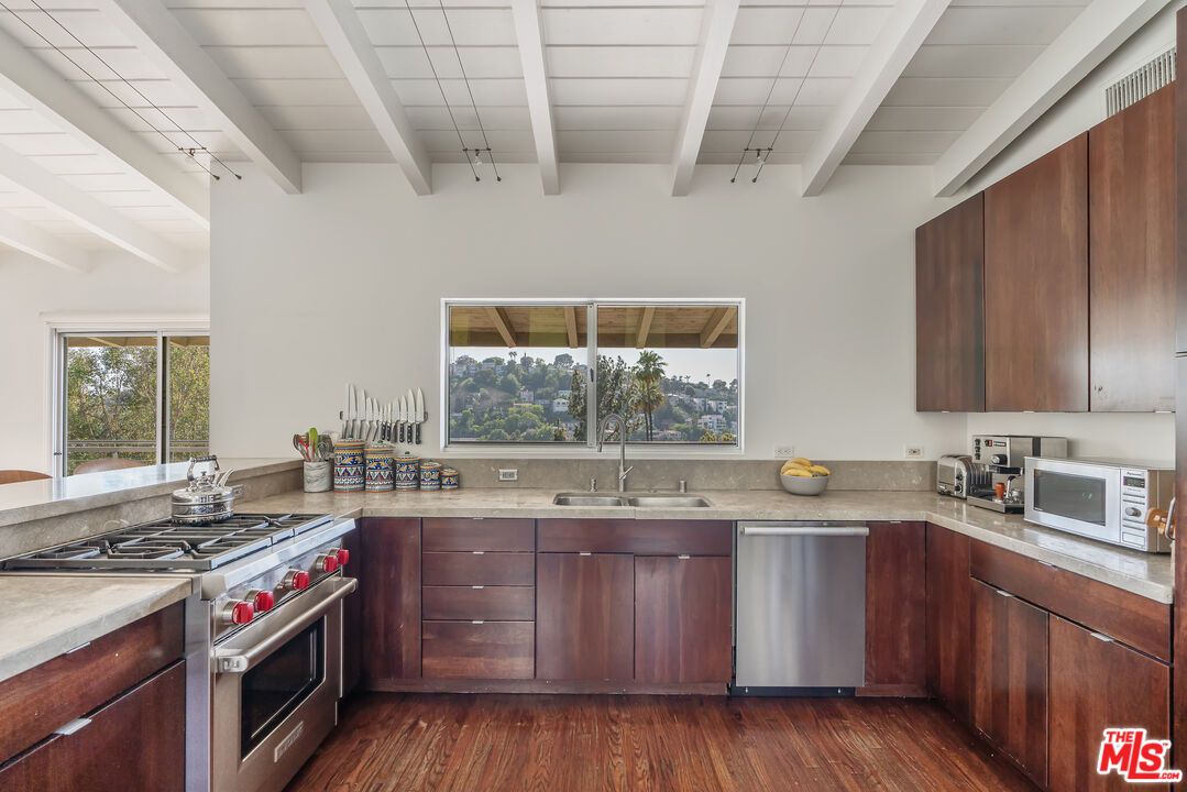 Interior, Kitchen, Stainless Steel Appliances, Wood Texture Flooring