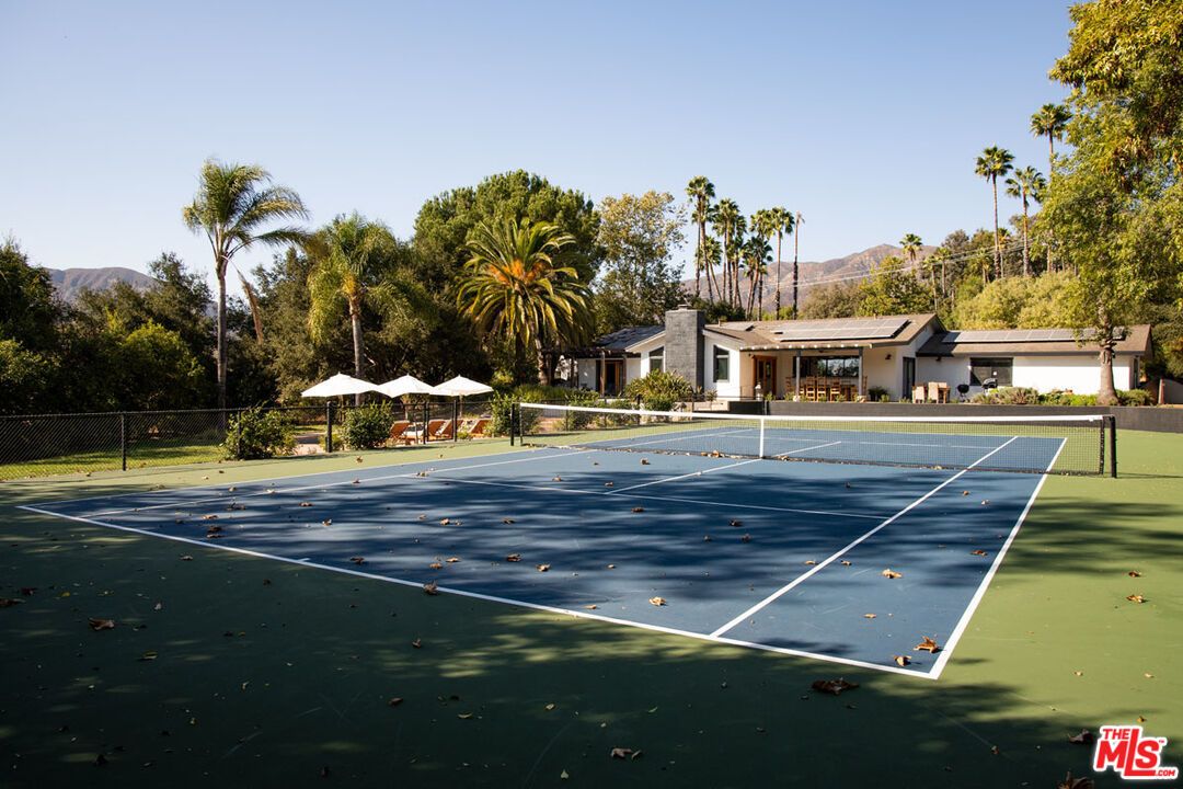 Exterior, Tennis Courts