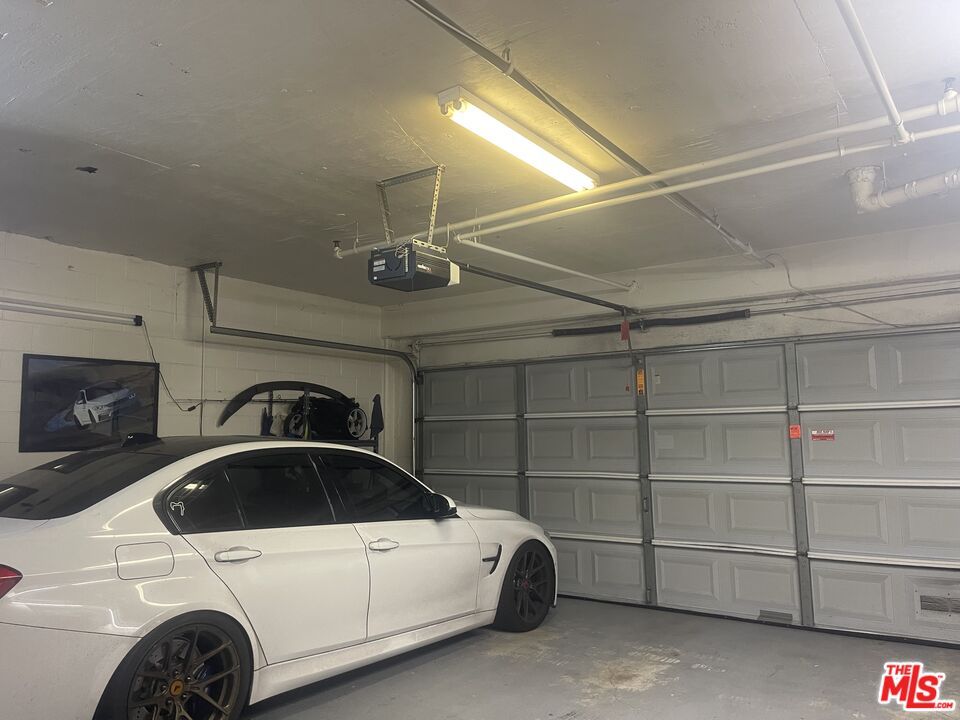 Garage, Interior