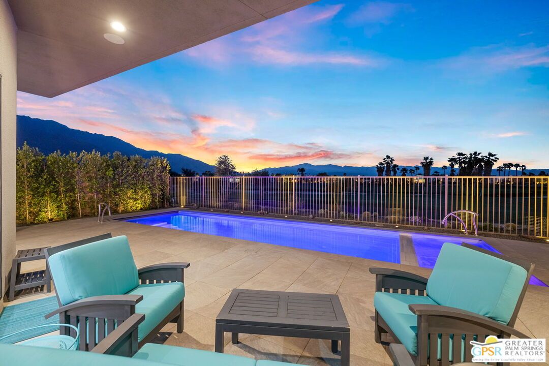 Exterior, Pool, Other