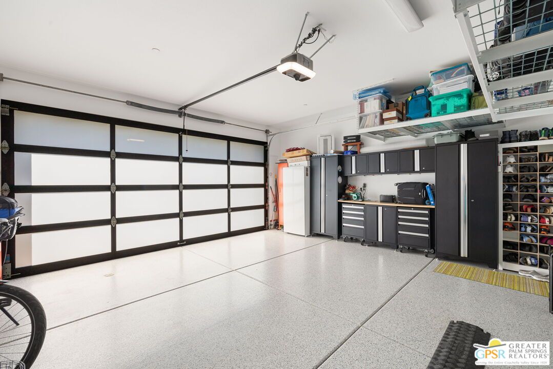 Garage, Interior