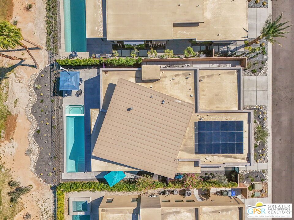 Exterior, Drone