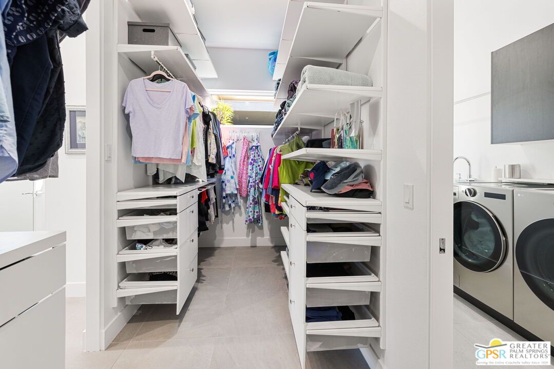 Interior, Walk-in Closets, Washer