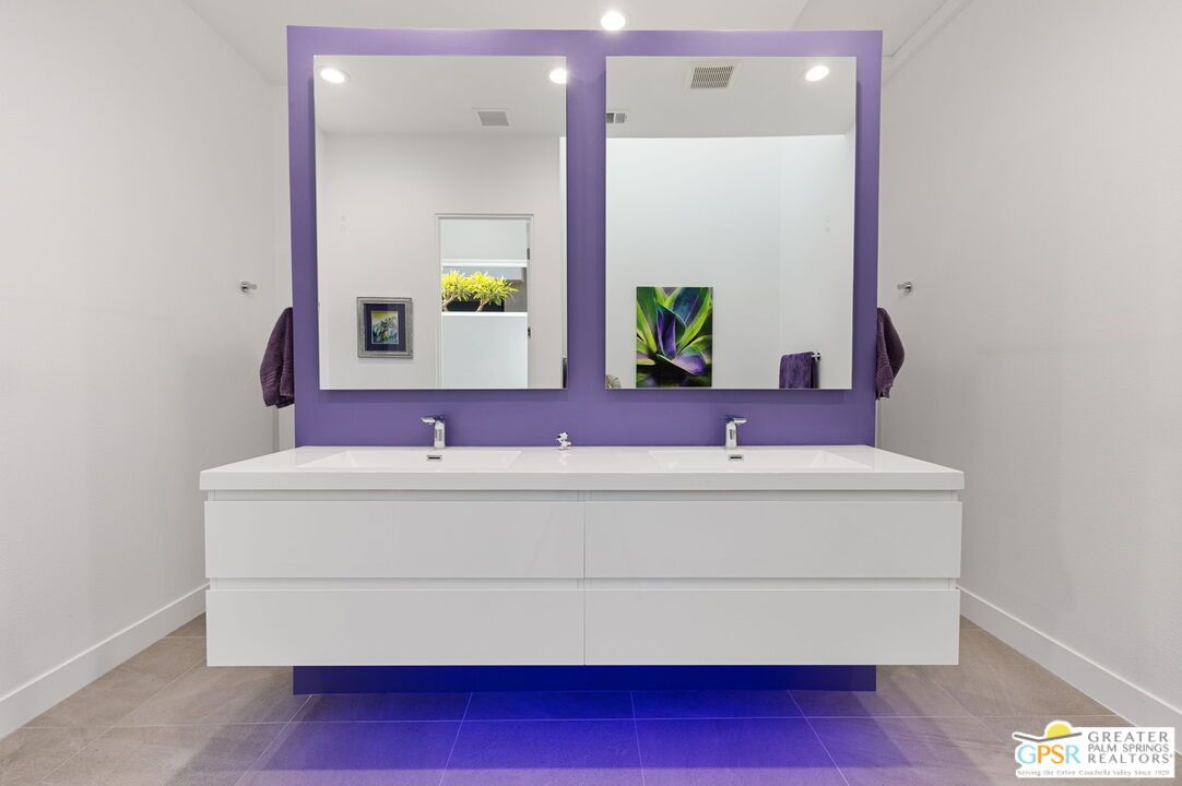 Bathroom, Dual Sink Vanities, Interior, Recessed Lighting
