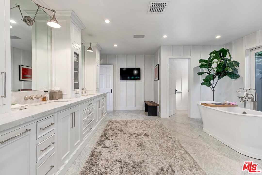 Bathroom, Dual Sink Vanities, Free Standing Baths, Interior, Marble, Recessed Lighting