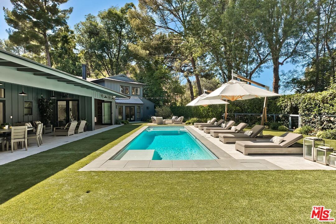 Backyard, Exterior, Pool