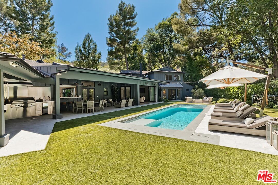Backyard, Exterior, Pool