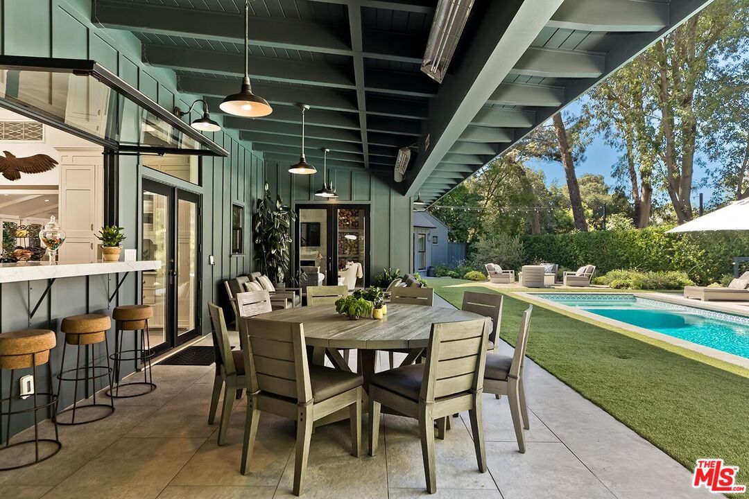 Exterior, Pendant Lights, Pool